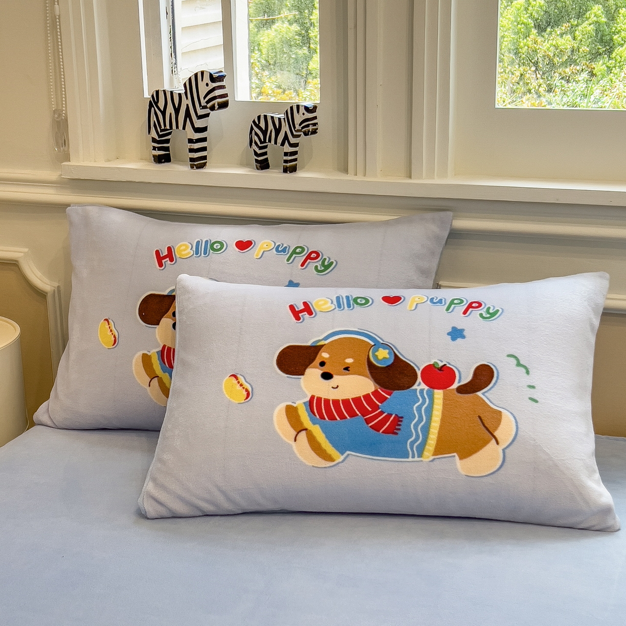 91家纺网 家纺一手货源 找家纺 丝羽坊 2025新款A类大版牛奶绒印花四件套 汪汪假日