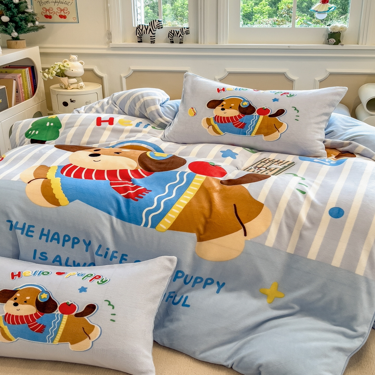 91家纺网 家纺一手货源 找家纺 丝羽坊 2025新款A类大版牛奶绒印花四件套 汪汪假日