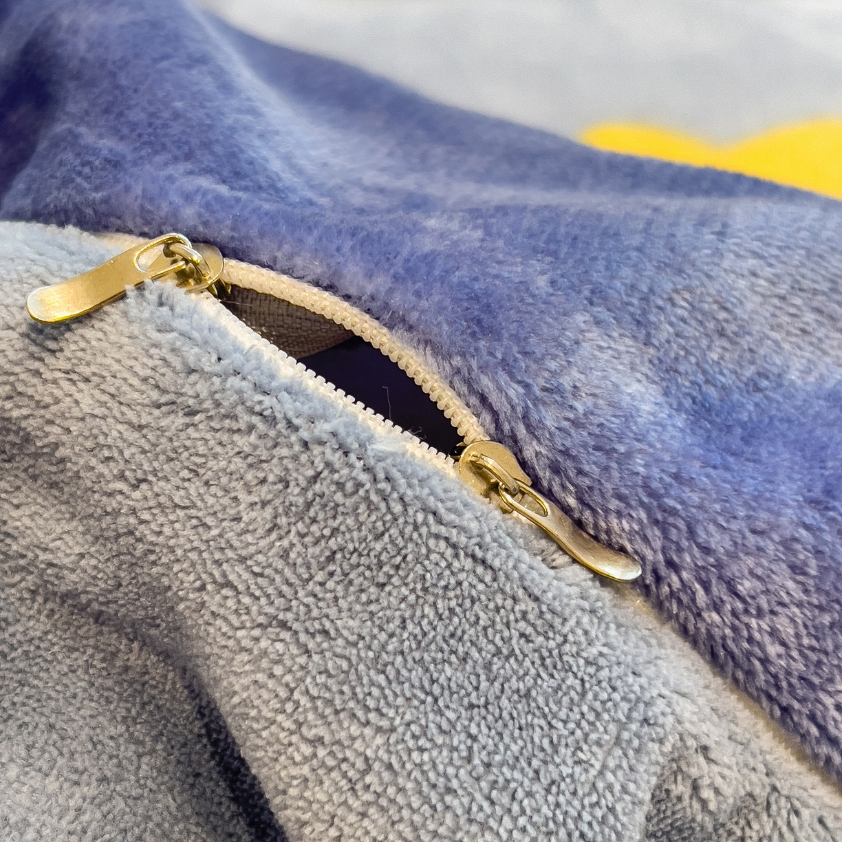 91家纺网 家纺一手货源 找家纺 丝羽坊 2025新款A类大版牛奶绒印花四件套 快乐星球