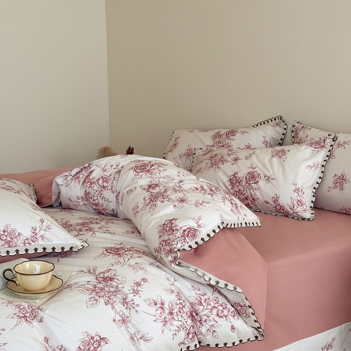 91家纺网 家纺一手货源 找家纺 于果 2025新款全棉纯棉生态磨毛花边款四件套 秘密花园