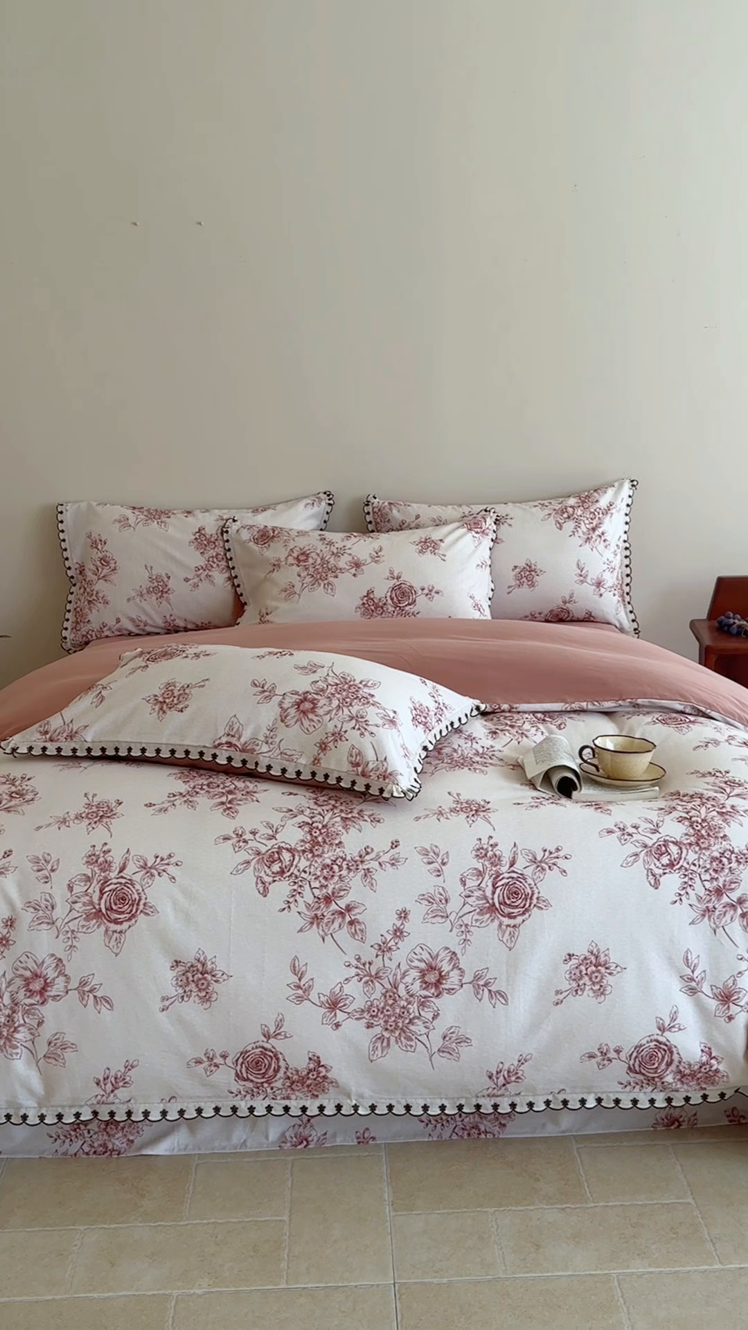 91家纺网 家纺一手货源 找家纺 于果 2025新款全棉纯棉生态磨毛花边款四件套 秘密花园