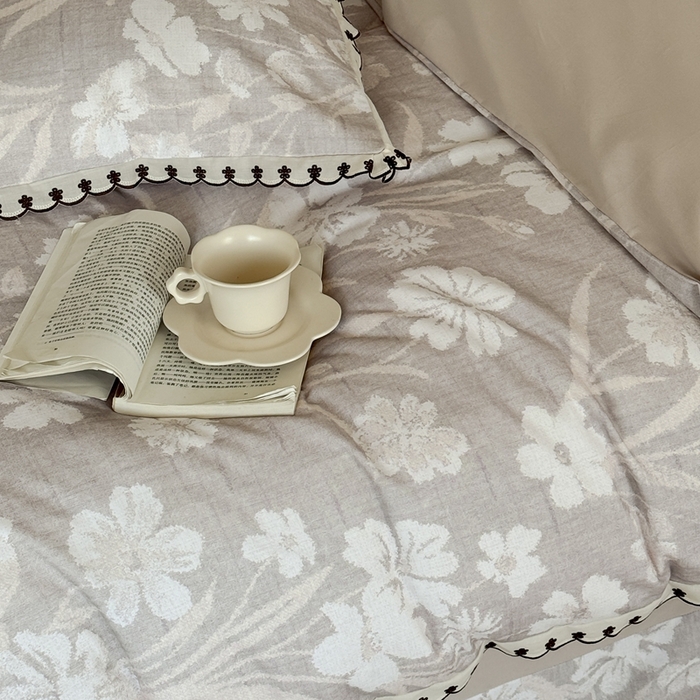 91家纺网 家纺一手货源 找家纺 于果 2025新款全棉纯棉生态磨毛花边款四件套 沁园花语