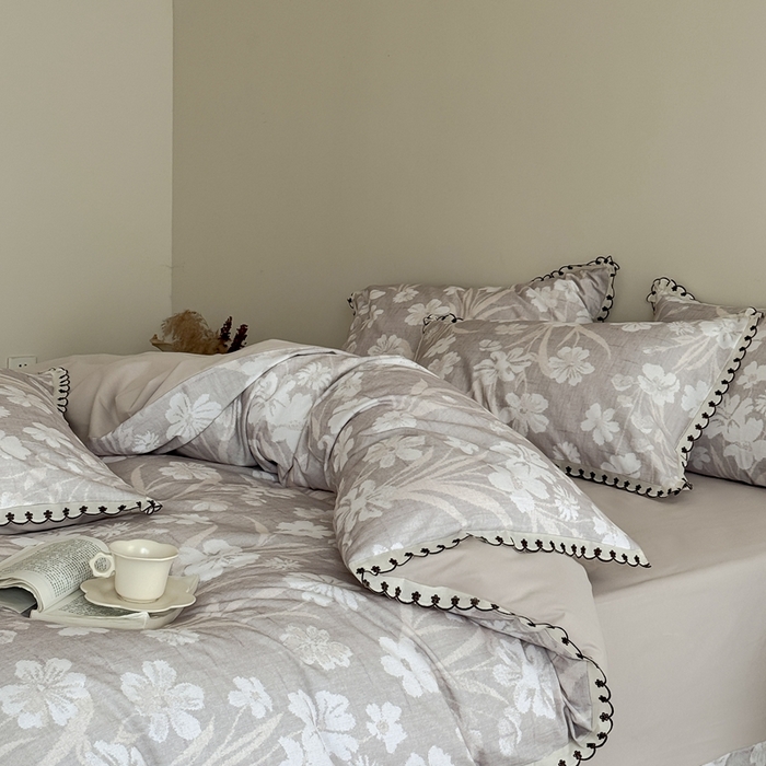 91家纺网 家纺一手货源 找家纺 于果 2025新款全棉纯棉生态磨毛花边款四件套 沁园花语