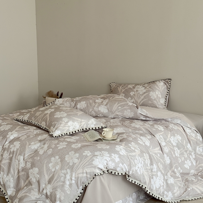 91家纺网 家纺一手货源 找家纺 于果 2025新款全棉纯棉生态磨毛花边款四件套 沁园花语