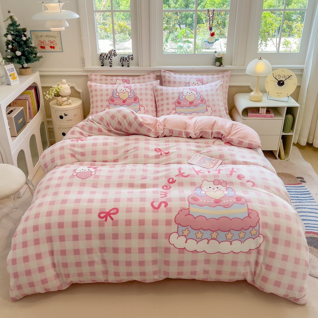 91家纺网 家纺一手货源 找家纺 丝羽坊 2025新款A类大版牛奶绒印花四件套 蛋糕猫咪