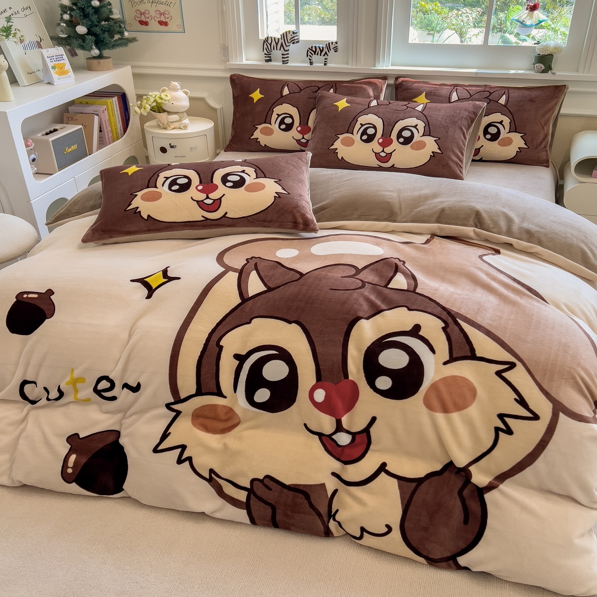 91家纺网 家纺一手货源 找家纺 丝羽坊 2025新款A类大版牛奶绒印花四件套 小松鼠