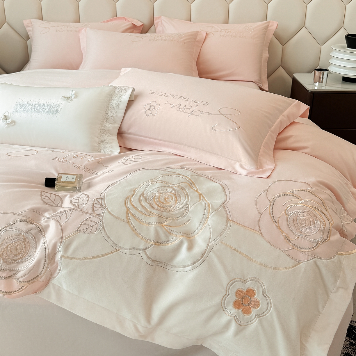 91家纺网 家纺一手货源 找家纺 （总）奥汀洛家纺 2025新款全棉纯棉贴布绣四件套-繁花