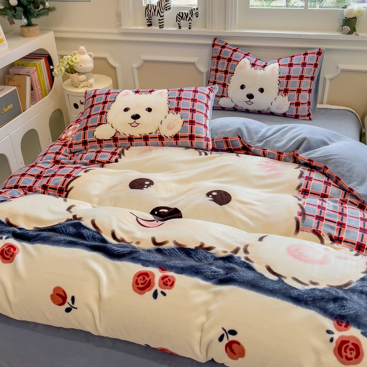 91家纺网 家纺一手货源 找家纺 丝羽坊 2025新款A类大版牛奶绒印花四件套 小萌狗