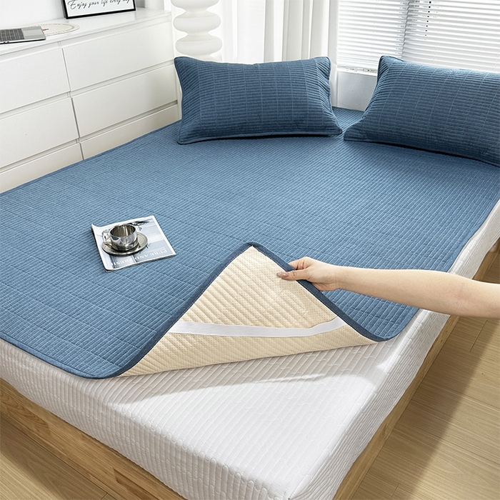 91家纺网 家纺一手货源 找家纺 拾小柒 2025新款纯色全棉色织水洗棉防水隔尿床护垫床盖 牛仔蓝