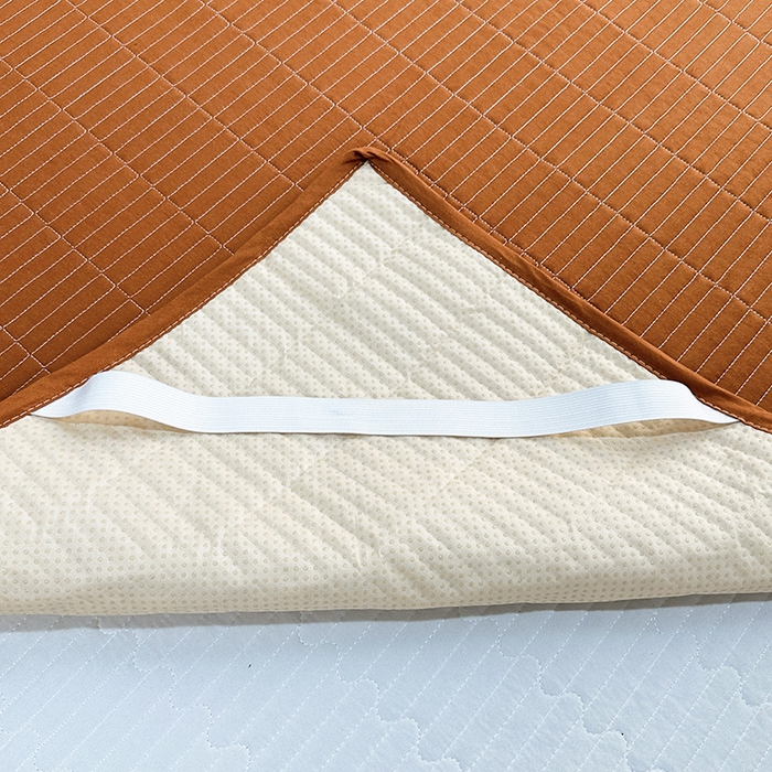 91家纺网 家纺一手货源 找家纺 拾小柒 2025新款纯色全棉色织水洗棉防水隔尿床护垫床盖 焦糖色