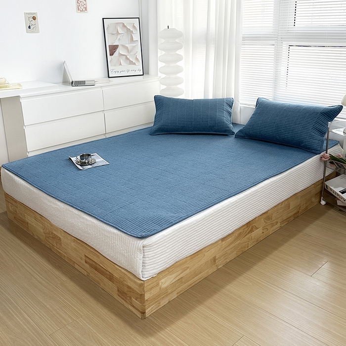 91家纺网 家纺一手货源 找家纺 拾小柒 2025新款纯色全棉色织水洗棉防水隔尿床护垫床盖 牛仔蓝