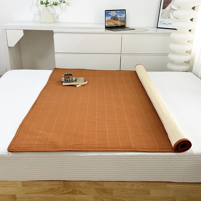 91家纺网 家纺一手货源 找家纺 拾小柒 2025新款纯色全棉色织水洗棉防水隔尿床护垫床盖 焦糖色