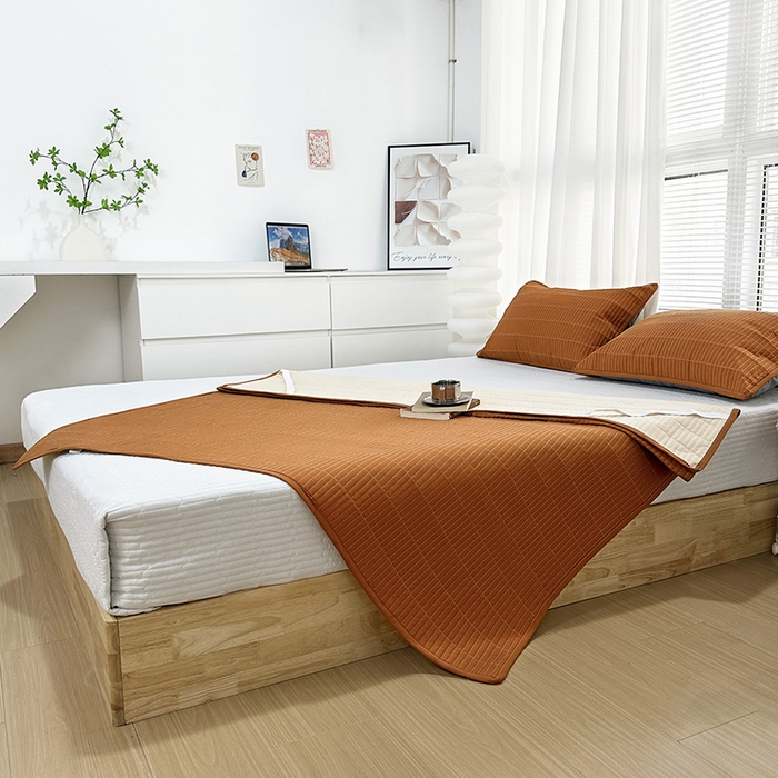 91家纺网 家纺一手货源 找家纺 拾小柒 2025新款纯色全棉色织水洗棉防水隔尿床护垫床盖 焦糖色