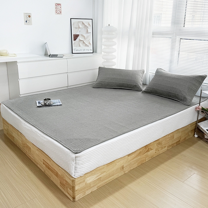 91家纺网 家纺一手货源 找家纺 拾小柒 2025新款纯色全棉色织水洗棉防水隔尿床护垫床盖 青灰色