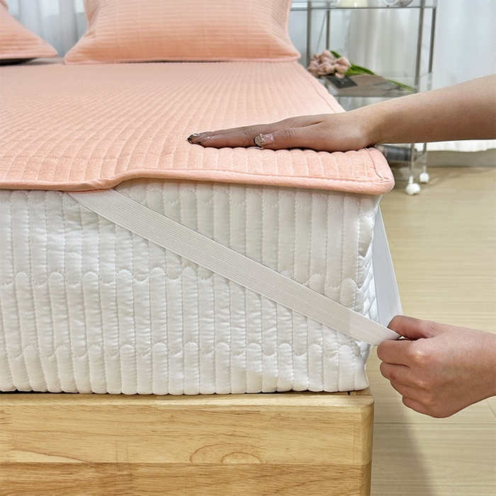 91家纺网 家纺一手货源 找家纺 拾小柒 2025新款纯色全棉色织水洗棉防水隔尿床护垫床盖 粉玉色