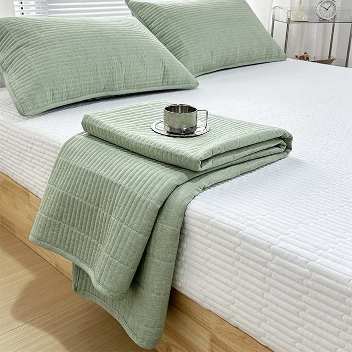 91家纺网 家纺一手货源 找家纺 拾小柒 2025新款纯色全棉色织水洗棉防水隔尿床护垫床盖 浅绿色