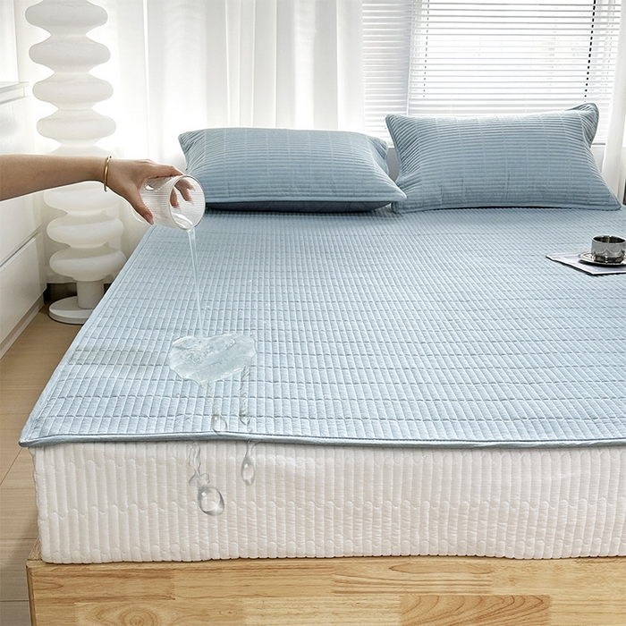 91家纺网 家纺一手货源 找家纺 拾小柒 2025新款纯色全棉色织水洗棉防水隔尿床护垫床盖 浅蓝色