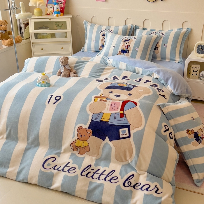 91家纺网 家纺一手货源 找家纺 丝羽坊 2025新款A类大版牛奶绒印花四件套 布偶熊