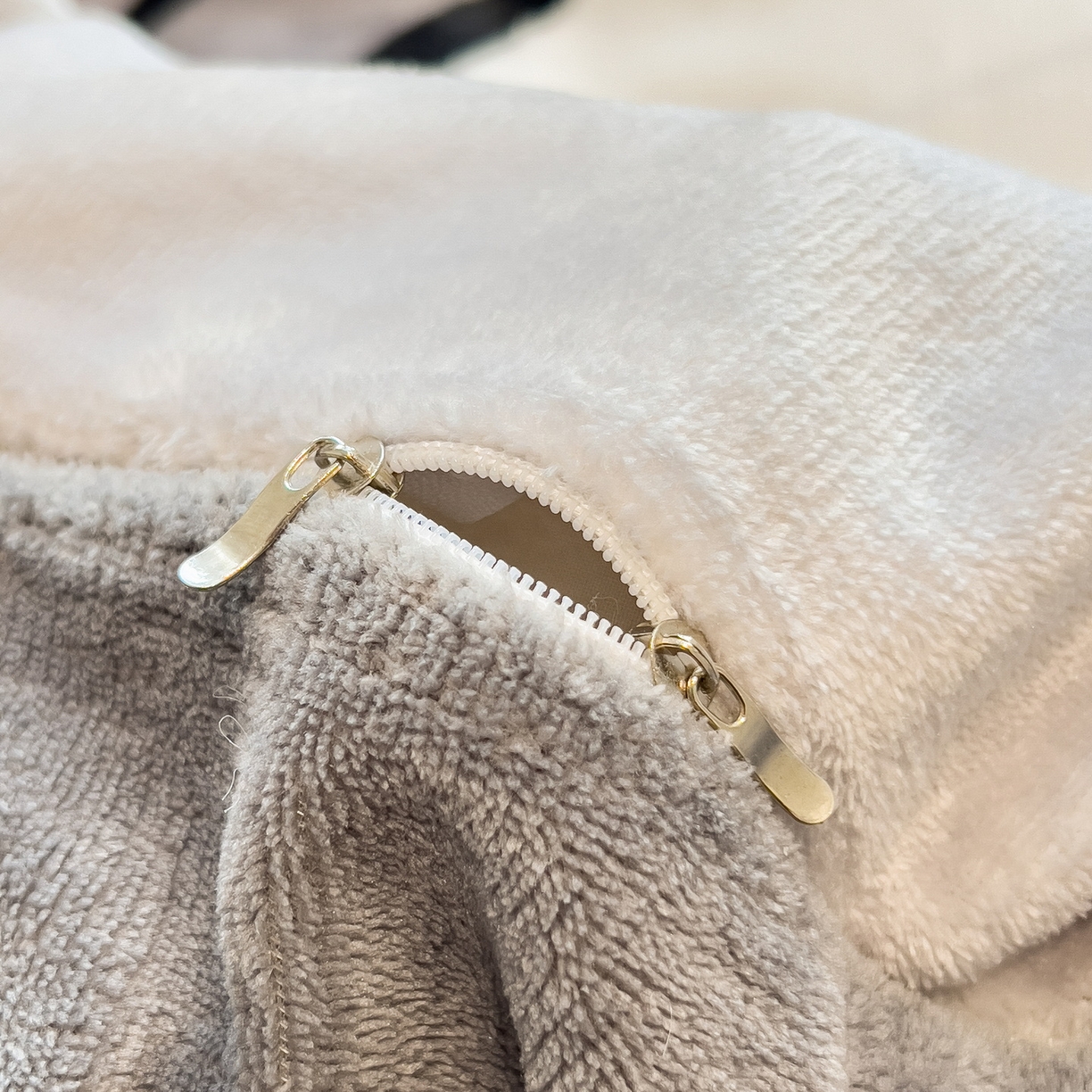 91家纺网 家纺一手货源 找家纺 丝羽坊 2025新款A类大版牛奶绒印花四件套 萌萌熊猫