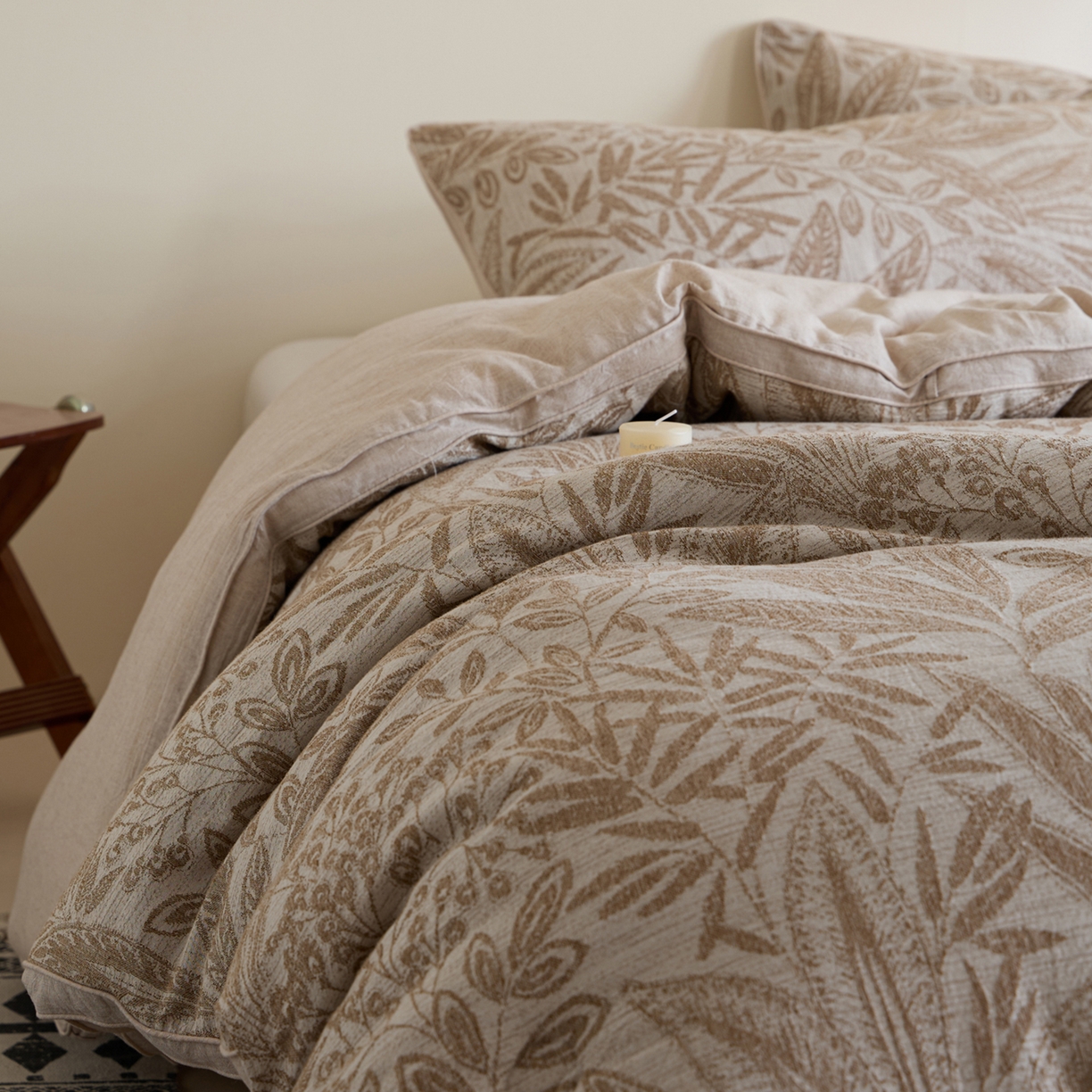 91家纺网 家纺一手货源 找家纺 一加一 2025新款棉麻大提花抗菌被子被芯 繁花-卡其