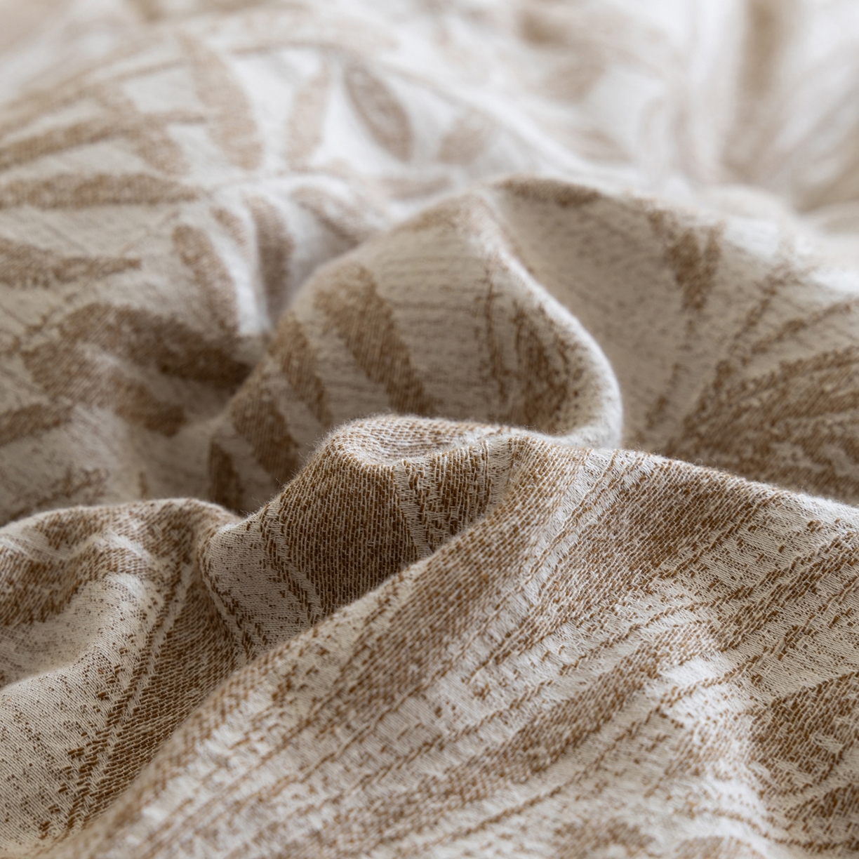 91家纺网 家纺一手货源 找家纺 一加一 2025新款棉麻大提花抗菌被子被芯 繁花-卡其