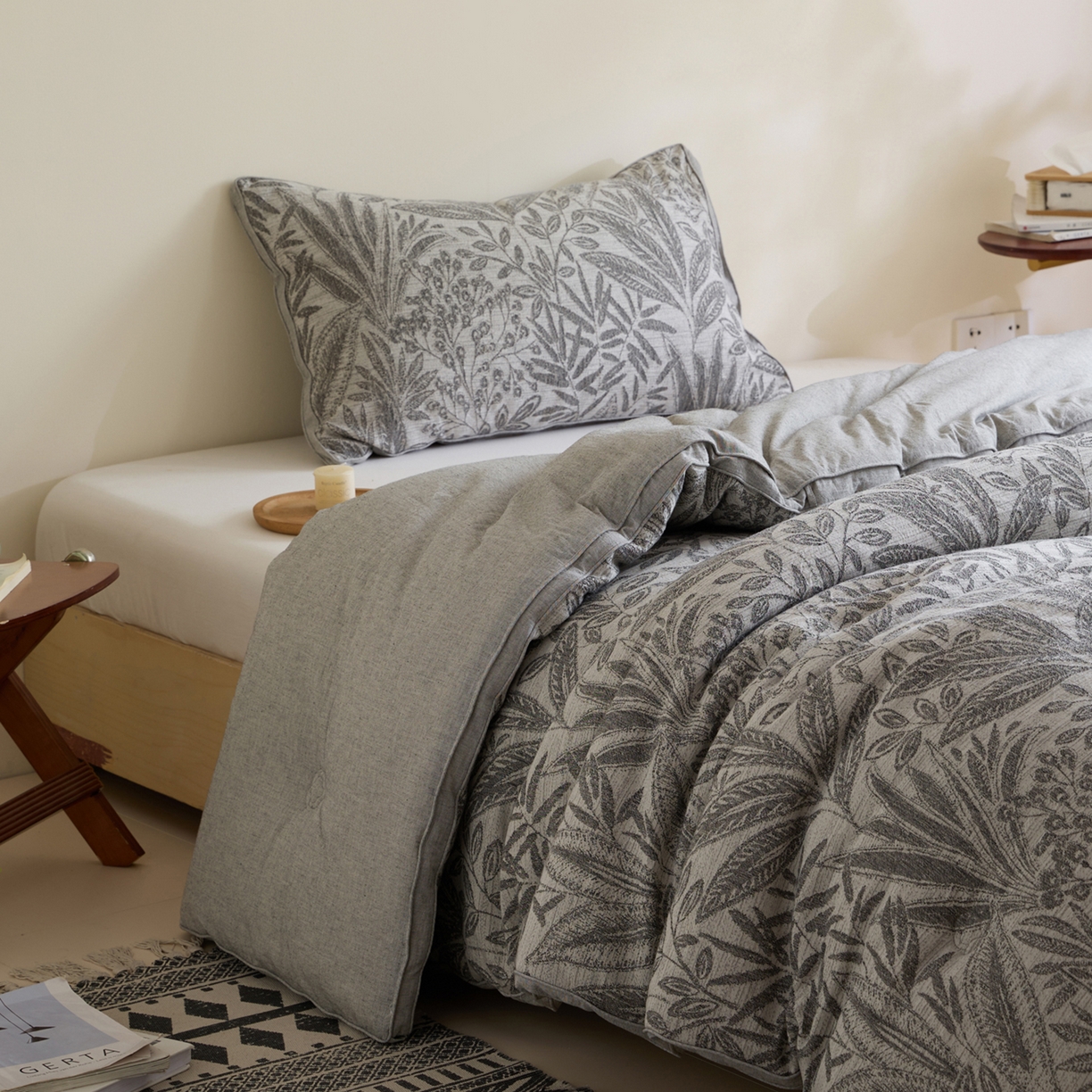 91家纺网 家纺一手货源 找家纺 一加一 2025新款棉麻大提花抗菌被子被芯 繁花-石青