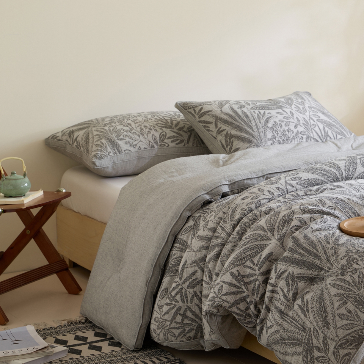 91家纺网 家纺一手货源 找家纺 一加一 2025新款棉麻大提花抗菌被子被芯 繁花-石青