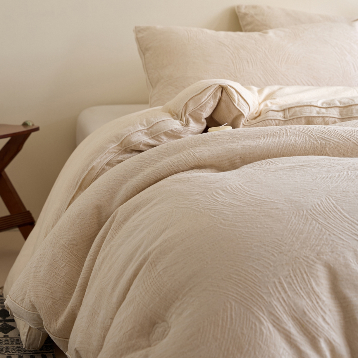 91家纺网 家纺一手货源 找家纺 一加一 2025新款棉麻大提花抗菌被子被芯 浮光织影