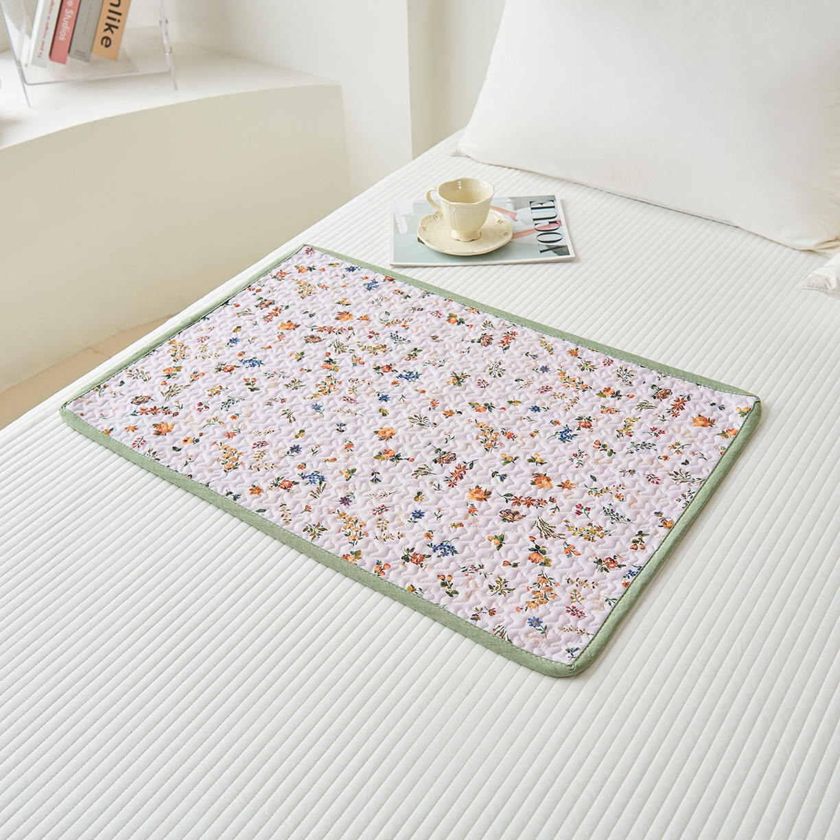 91家纺网 家纺一手货源 找家纺 拾小柒 2025年新款全棉双层纱防水隔脏姨妈垫护理垫隔尿垫 春色满园（透气款）