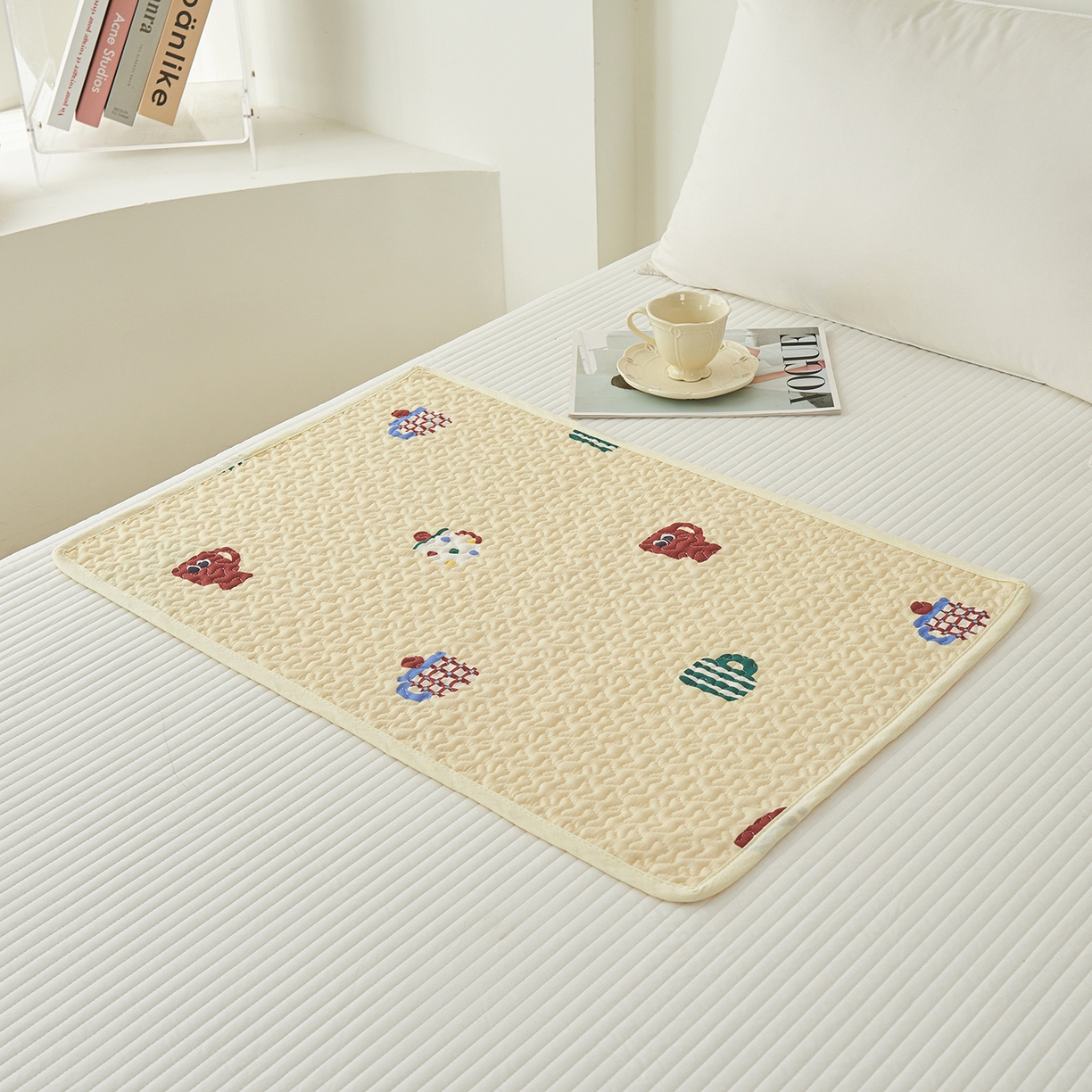 91家纺网 家纺一手货源 找家纺 拾小柒 2025年新款全棉双层纱防水隔脏姨妈垫护理垫隔尿垫 彩色杯黄（透气款）