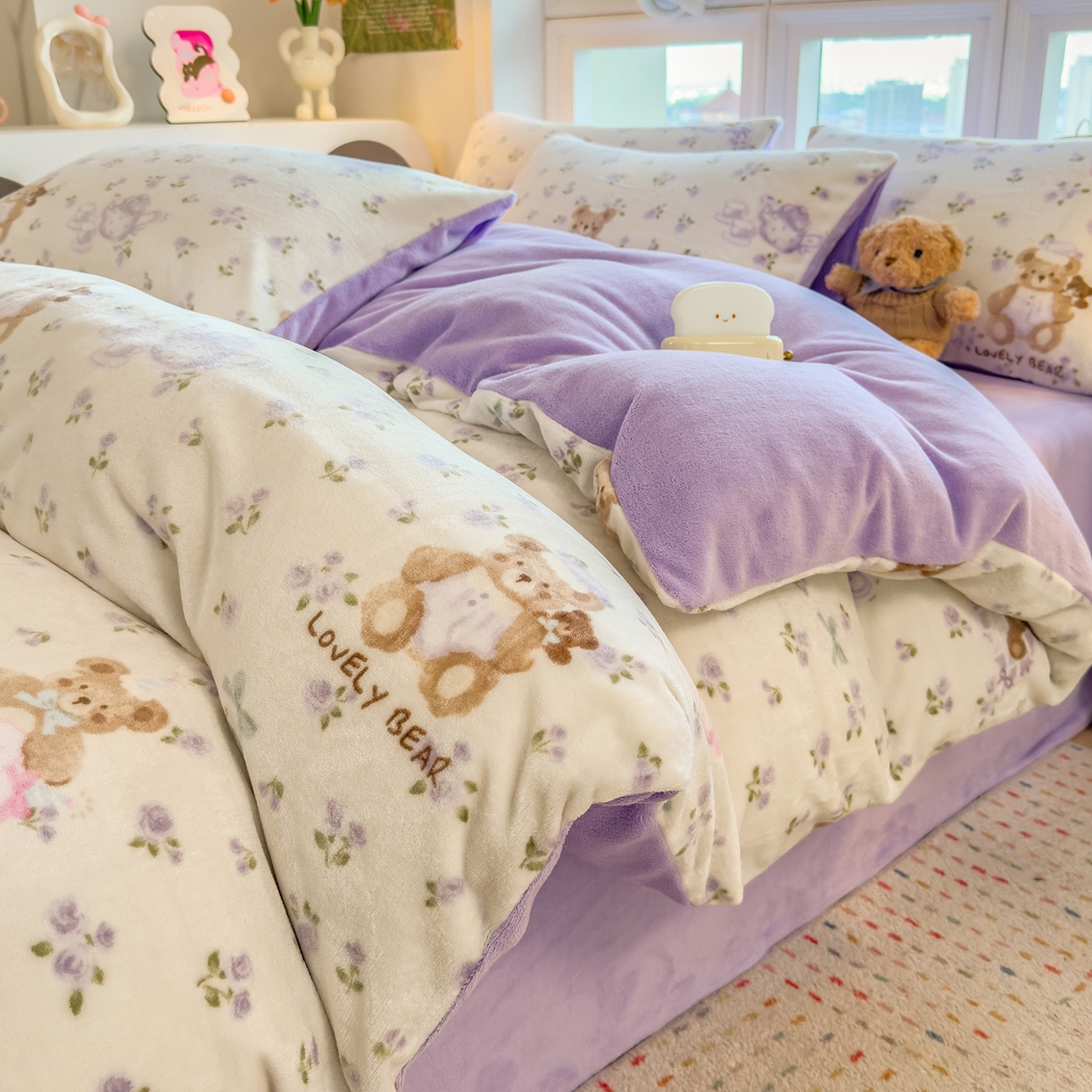 91家纺网 家纺一手货源 找家纺 （总）摩妮卡 摩妮卡 2025新款加厚款小清新牛奶绒印花四件套床单款床笠单被套