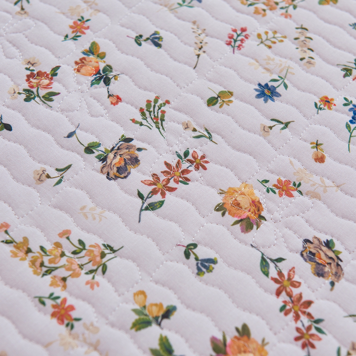 91家纺网 家纺一手货源 找家纺 拾小柒 2025年新款全棉双层纱防水隔脏姨妈垫护理垫隔尿垫 春色满园（防水款）