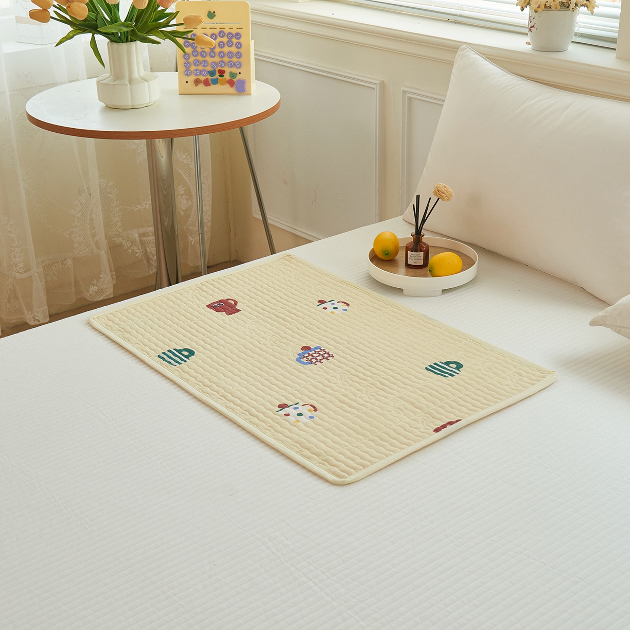 91家纺网 家纺一手货源 找家纺 拾小柒 2025年新款全棉双层纱防水隔脏姨妈垫护理垫隔尿垫 彩色杯黄（防水款）