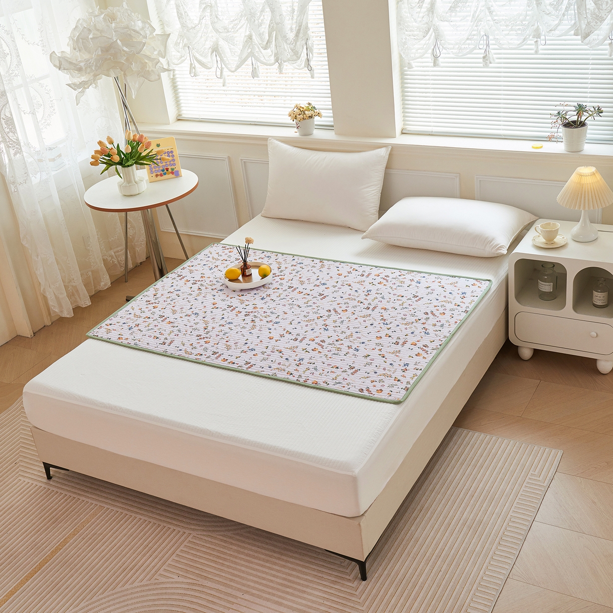 91家纺网 家纺一手货源 找家纺 拾小柒 2025年新款全棉双层纱防水隔脏姨妈垫护理垫隔尿垫 春色满园（防水款）