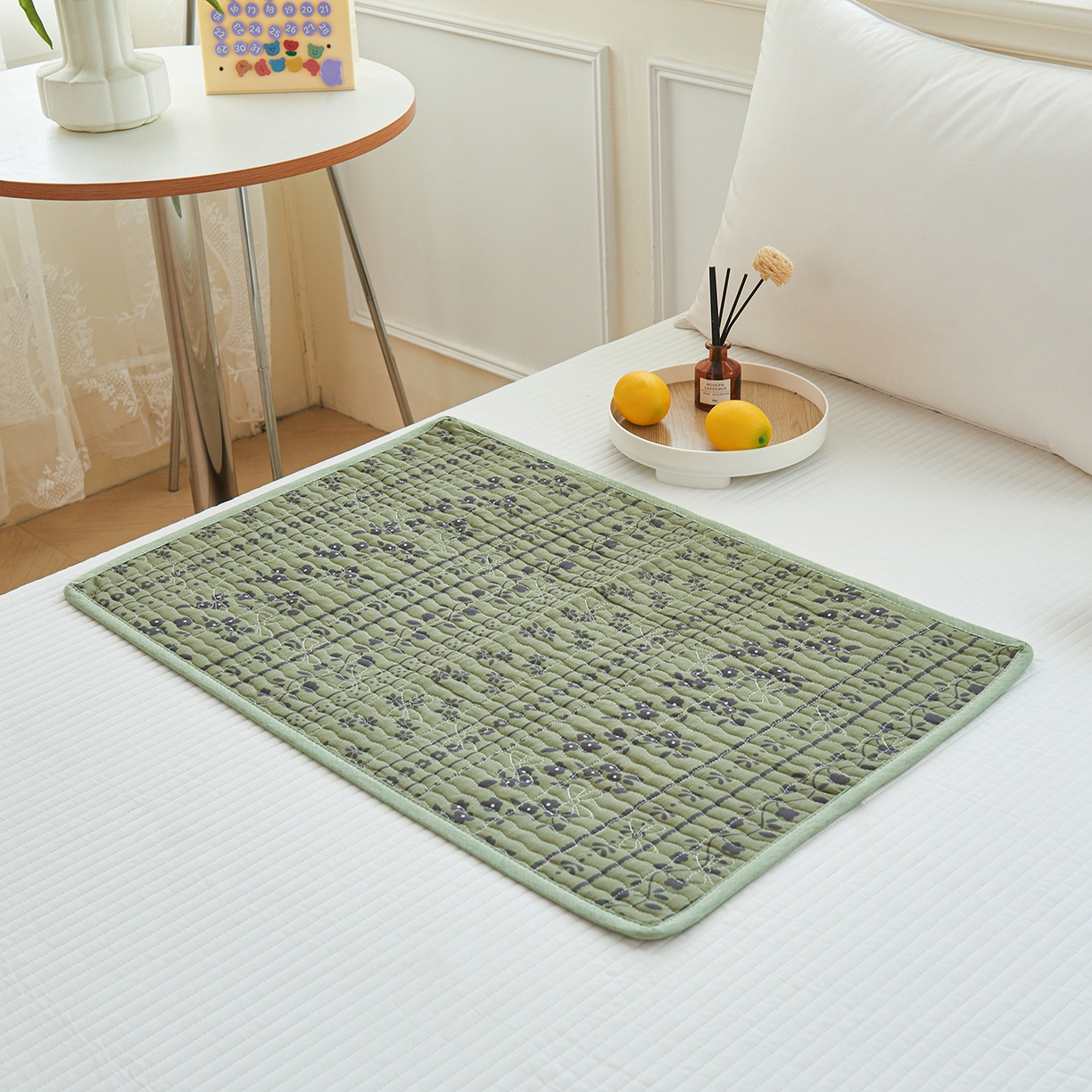 91家纺网 家纺一手货源 找家纺 拾小柒 2025年新款全棉双层纱防水隔脏姨妈垫护理垫隔尿垫 爱丽丝花园（防水款）