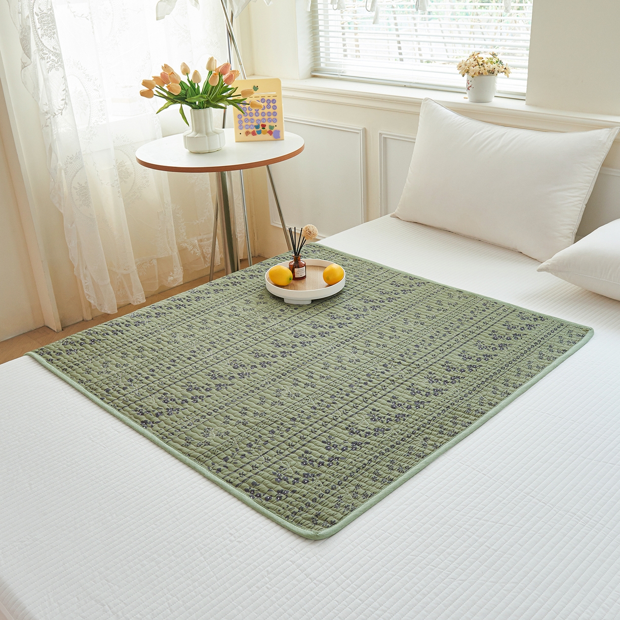 91家纺网 家纺一手货源 找家纺 拾小柒 2025年新款全棉双层纱防水隔脏姨妈垫护理垫隔尿垫 爱丽丝花园（防水款）