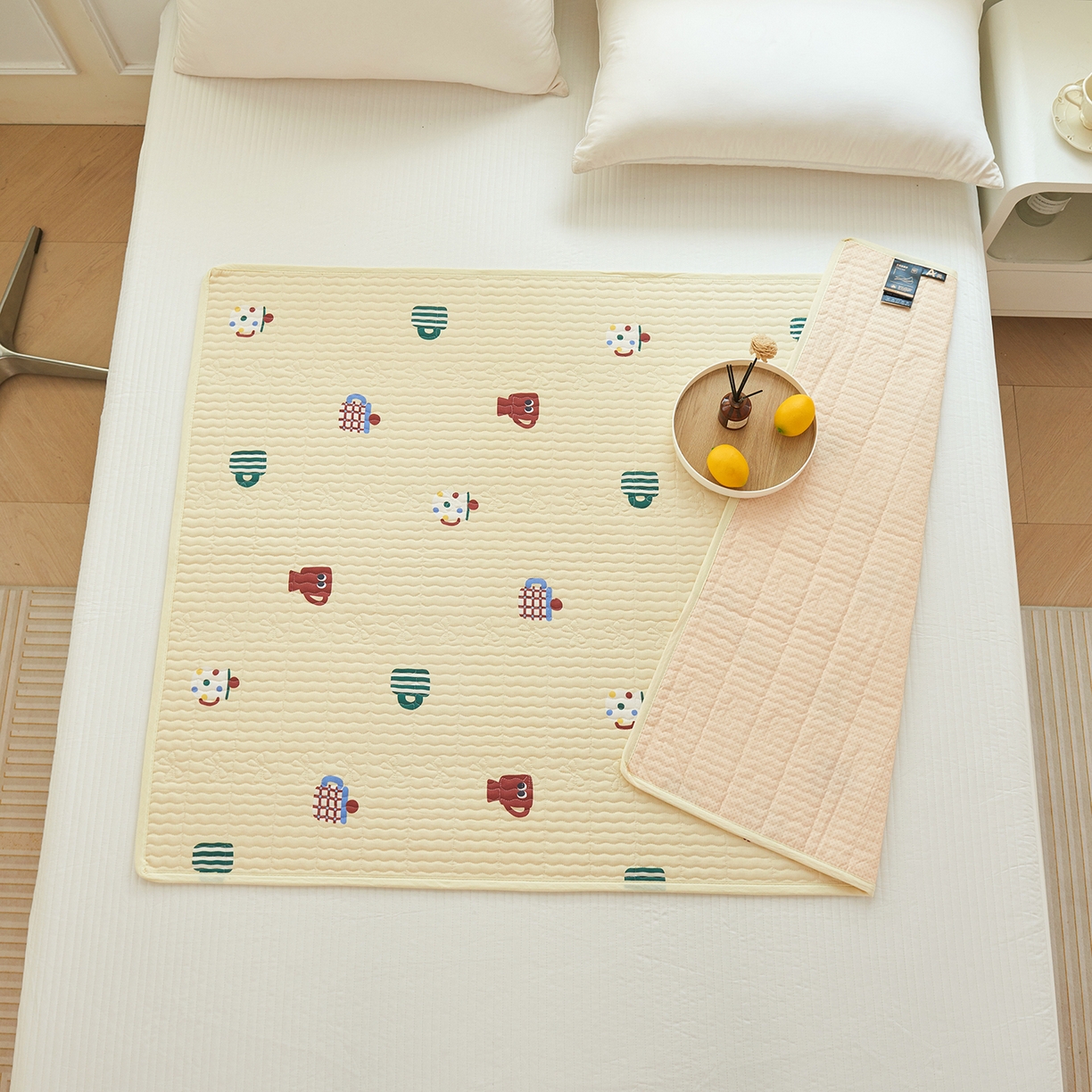 91家纺网 家纺一手货源 找家纺 拾小柒 2025年新款全棉双层纱防水隔脏姨妈垫护理垫隔尿垫 彩色杯黄（防水款）