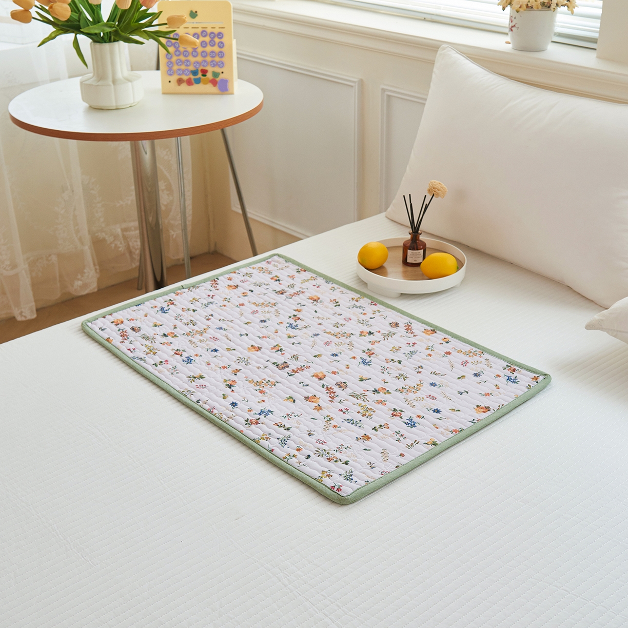 91家纺网 家纺一手货源 找家纺 拾小柒 2025年新款全棉双层纱防水隔脏姨妈垫护理垫隔尿垫 春色满园（防水款）