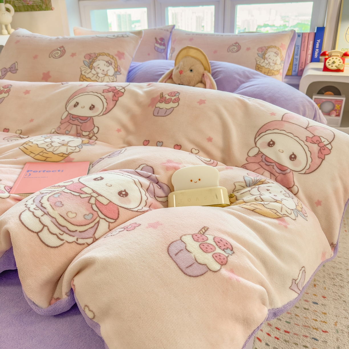 91家纺网 家纺一手货源 找家纺 （总）摩妮卡 摩妮卡 2025新款加厚款小清新牛奶绒印花四件套床单款床笠单被套