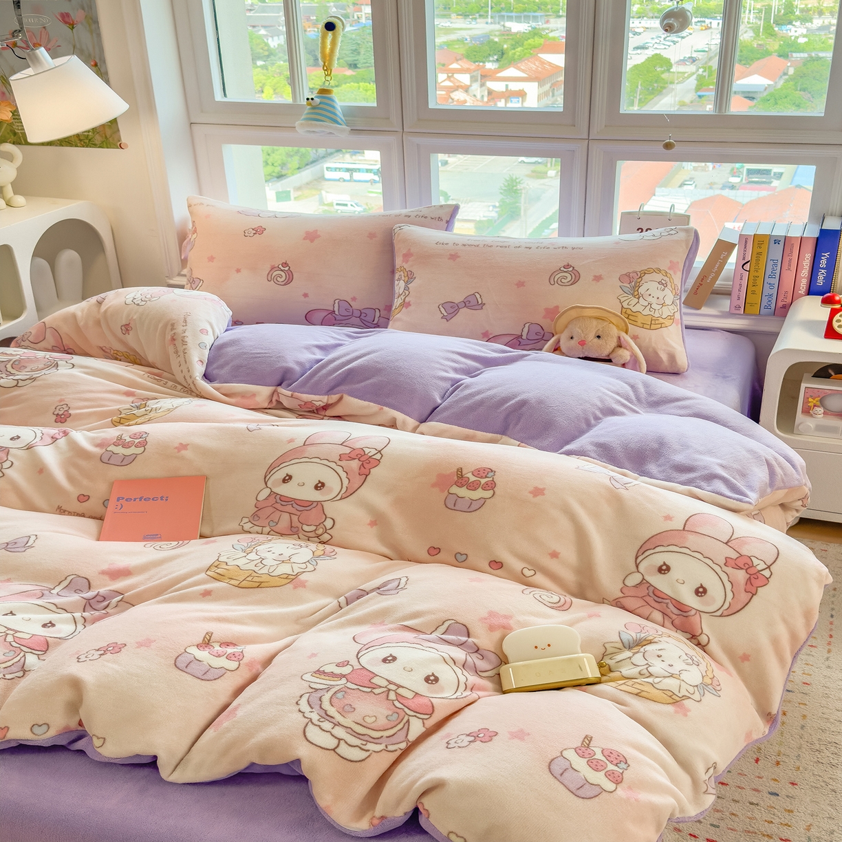 91家纺网 家纺一手货源 找家纺 （总）摩妮卡 摩妮卡 2025新款加厚款小清新牛奶绒印花四件套床单款床笠单被套