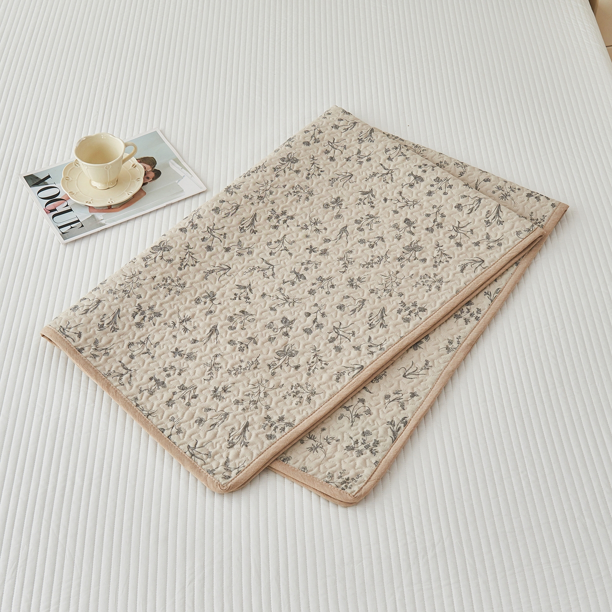 91家纺网 家纺一手货源 找家纺 拾小柒 2025年新款全棉双层纱防水隔脏姨妈垫护理垫隔尿垫 山野小咖（透气款）