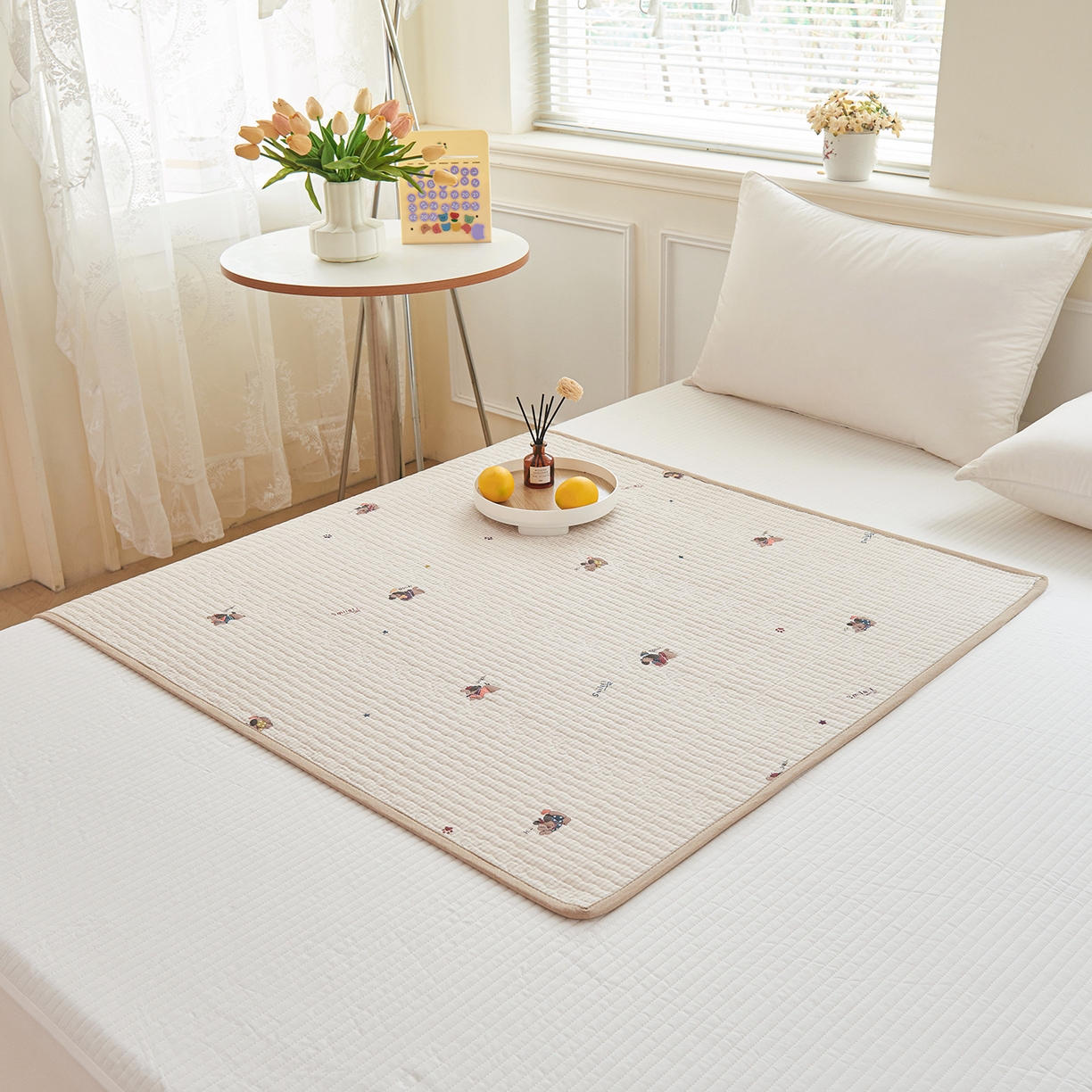 91家纺网 家纺一手货源 找家纺 拾小柒 2025年新款全棉双层纱防水隔脏姨妈垫护理垫隔尿垫 格子狗米（防水款）