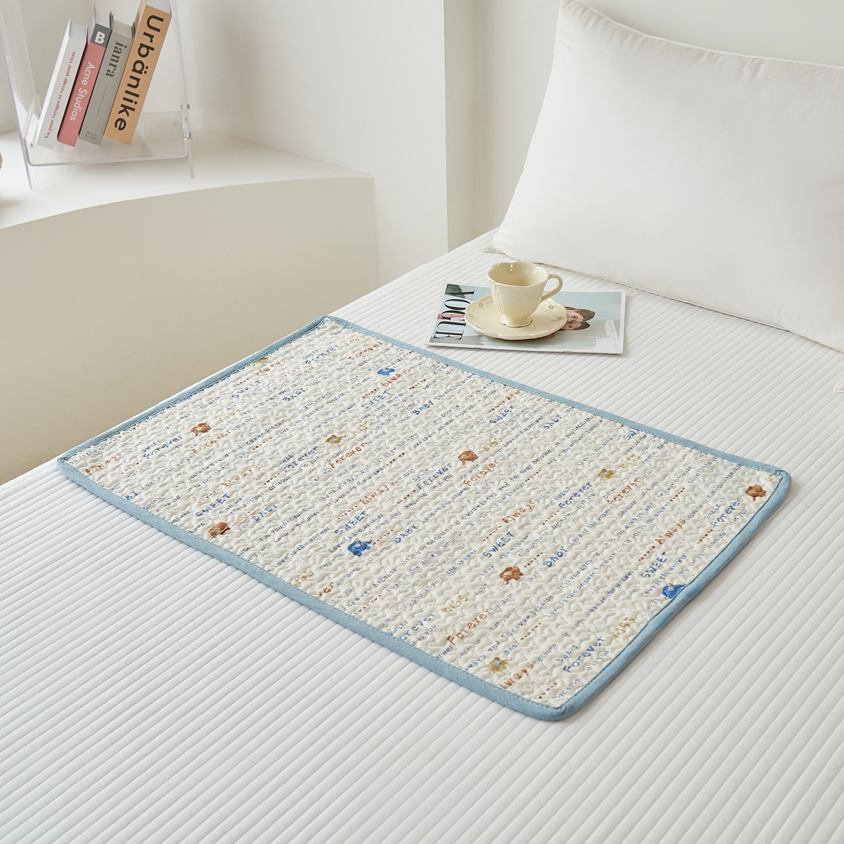 91家纺网 家纺一手货源 找家纺 拾小柒 2025年新款全棉双层纱防水隔脏姨妈垫护理垫隔尿垫 英文象蓝（透气款）