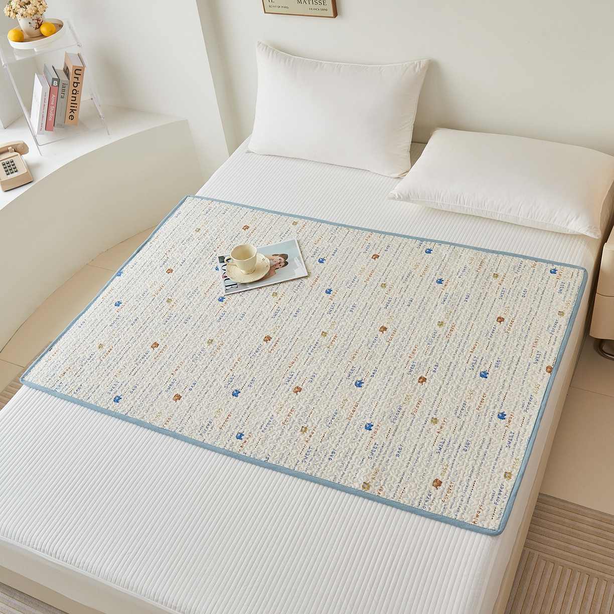 91家纺网 家纺一手货源 找家纺 拾小柒 2025年新款全棉双层纱防水隔脏姨妈垫护理垫隔尿垫 英文象蓝（透气款）