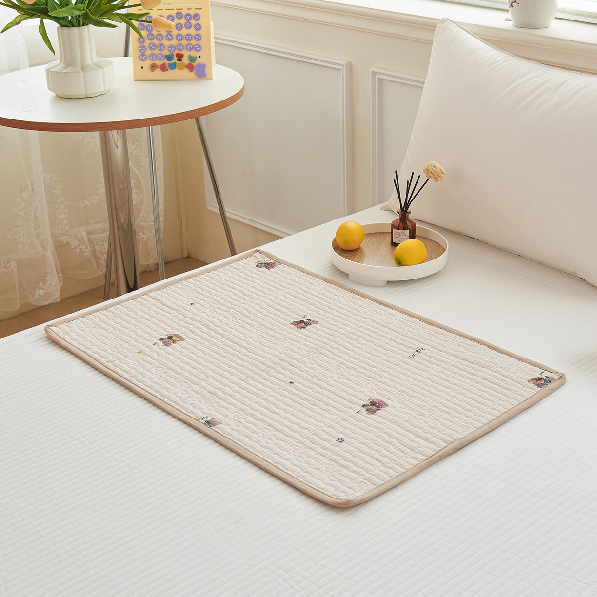 91家纺网 家纺一手货源 找家纺 拾小柒 2025年新款全棉双层纱防水隔脏姨妈垫护理垫隔尿垫 格子狗米（防水款）