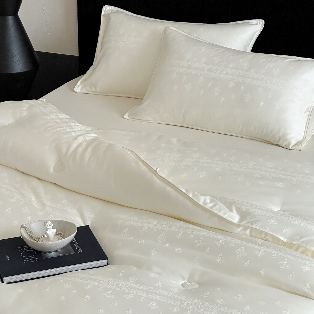 91家纺网 家纺一手货源 找家纺 一加一 2025新款锦瑟御丝提花蚕丝大豆中科抗菌被子被芯 绮梦幻蝶