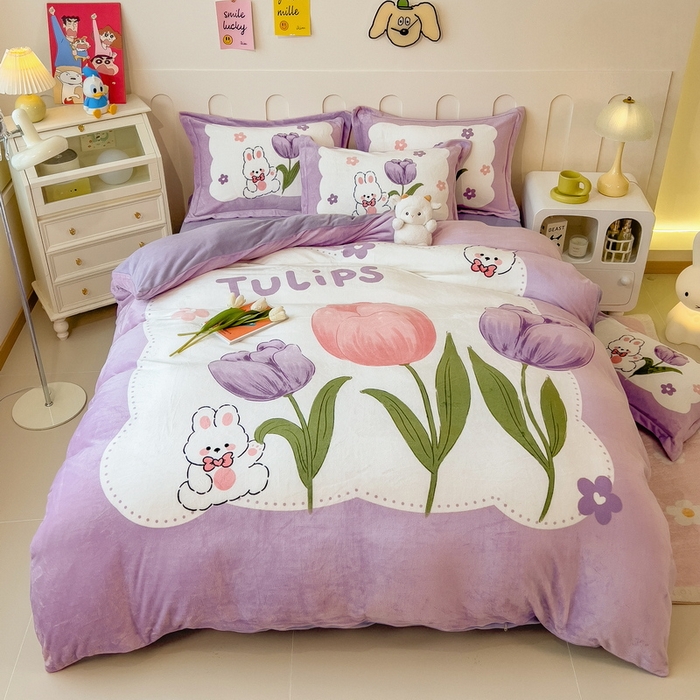 91家纺网 家纺一手货源 找家纺 丝羽坊 2025新款A类大版牛奶绒印花四件套 郁金小兔