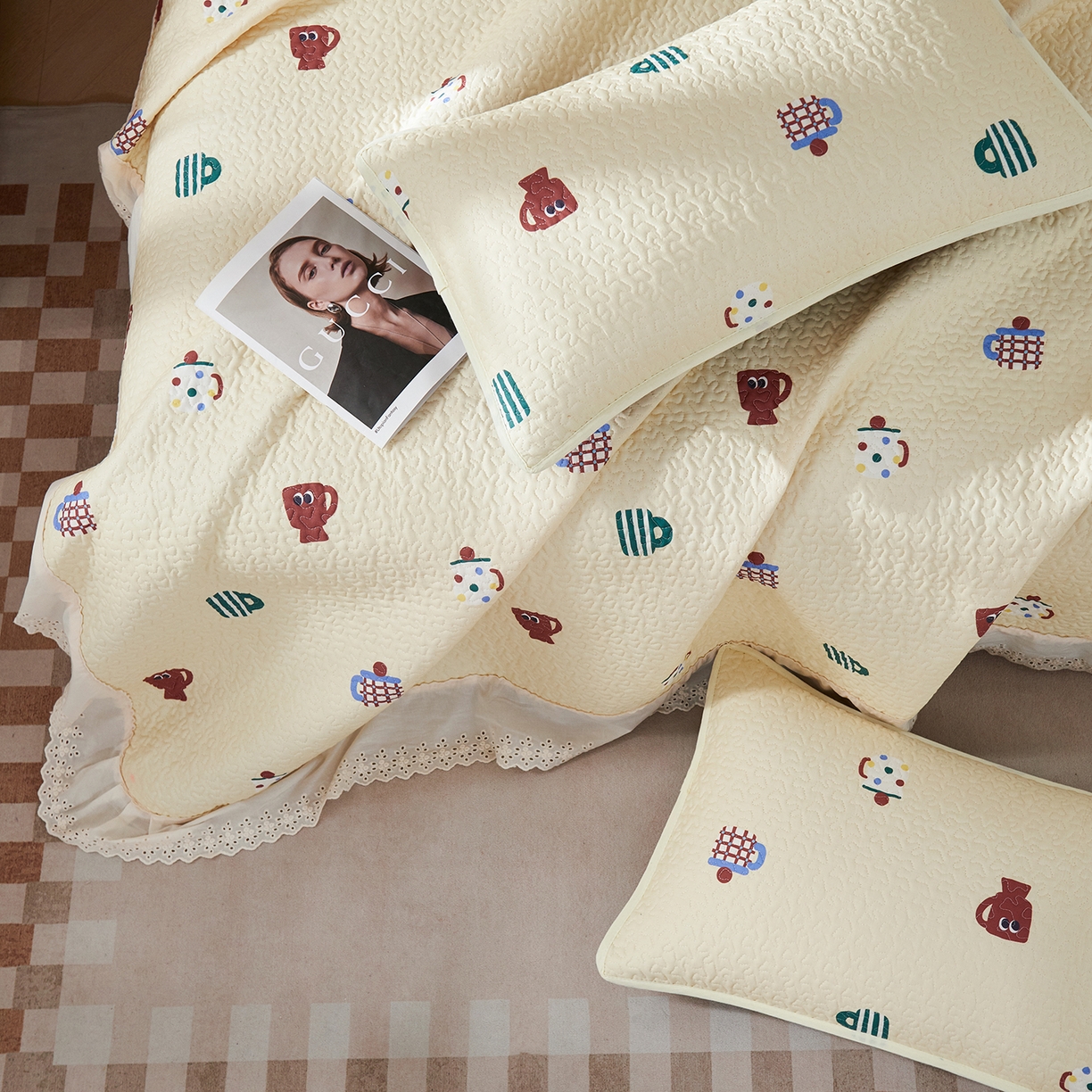 91家纺网 家纺一手货源 找家纺 （总）拾小柒 2025年新款全棉双层纱床盖花边法式中古奶油风防滑床盖三件套