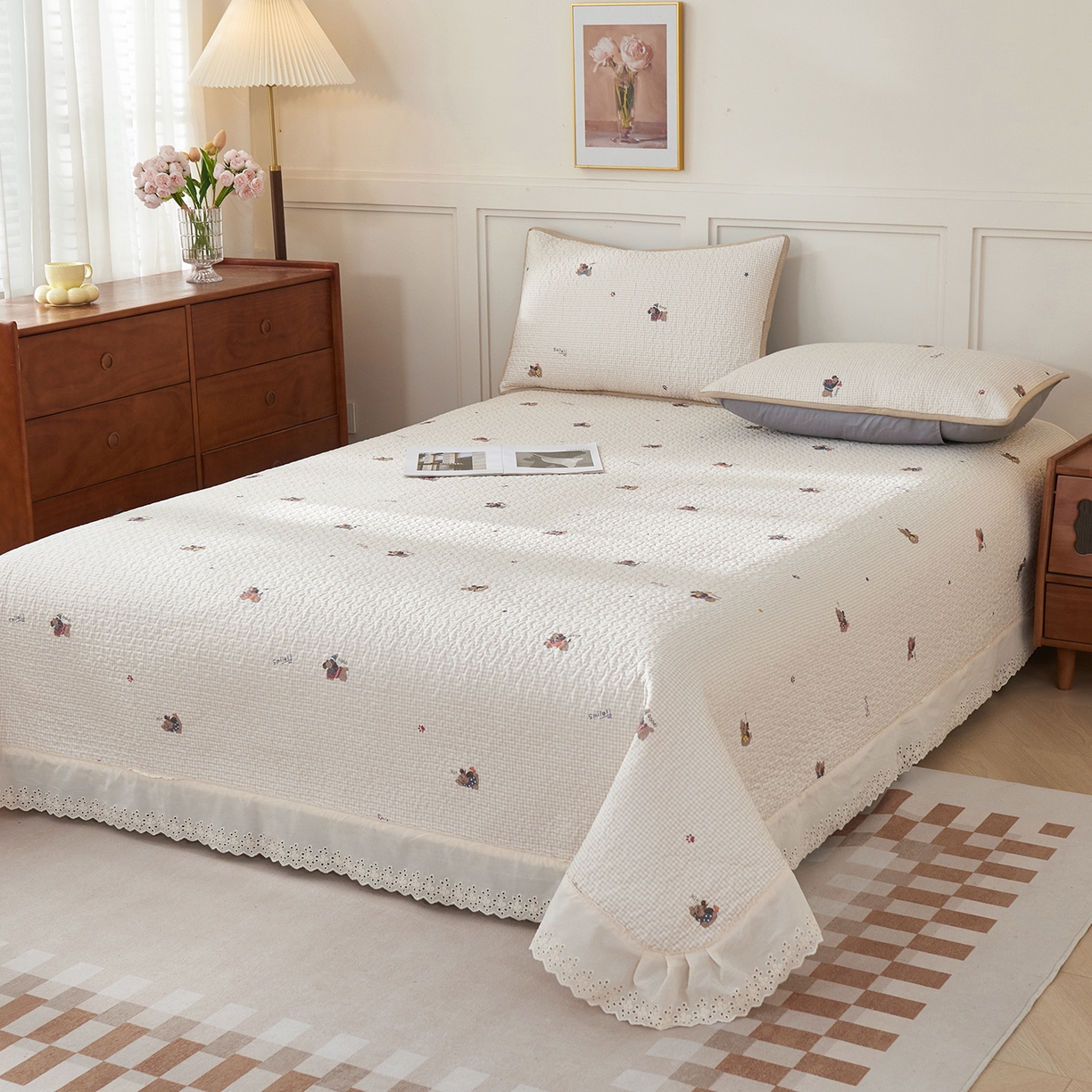 91家纺网 家纺一手货源 找家纺 拾小柒 2025年新款全棉双层纱床盖花边法式中古奶油风防滑床盖三件套 格子狗米