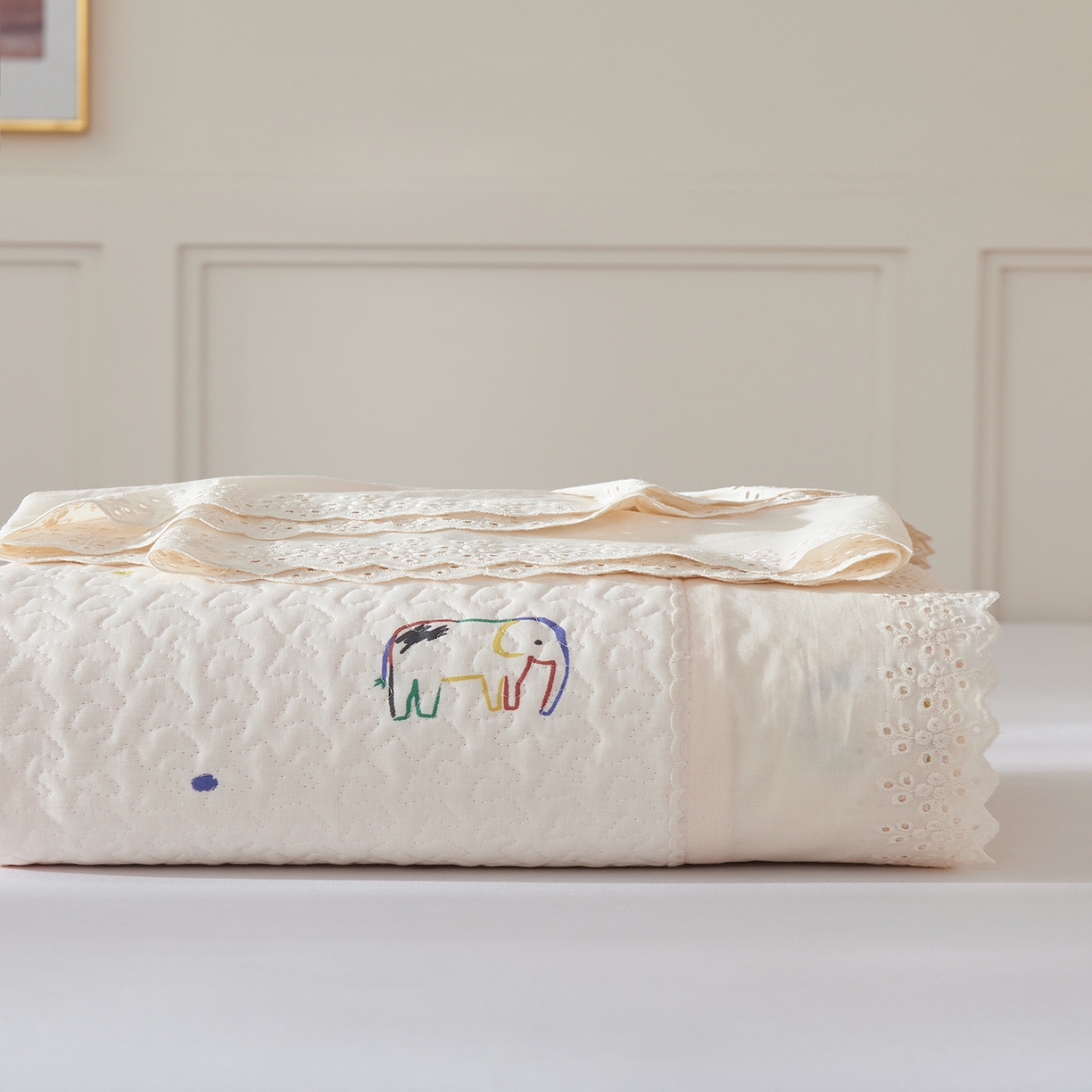 91家纺网 家纺一手货源 找家纺 拾小柒 2025年新款全棉双层纱床盖花边法式中古奶油风防滑床盖三件套 七彩童年